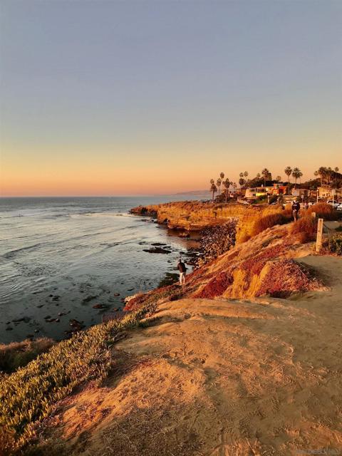 4985 89 Narragansett Ave, San Diego CA: https://media.crmls.org/mediaz/8d720c20-030c-41c0-ae32-55eec32490a8.jpg