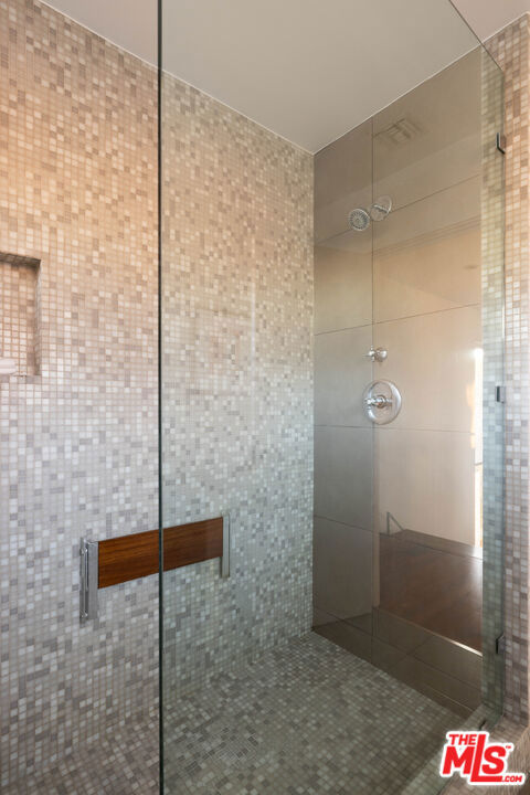 6300 Mulholland Highway, Los Angeles CA: https://media.crmls.org/mediaz/8d72b548-8f48-4f05-9a88-4f4baea224e4.jpg