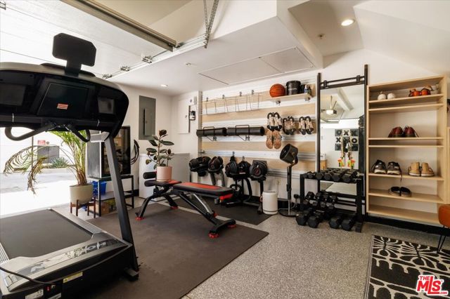 3225 Rowena Avenue, Los Angeles CA: https://media.crmls.org/mediaz/8d72cbdf-013b-4423-847a-157e01c55b9a.jpg