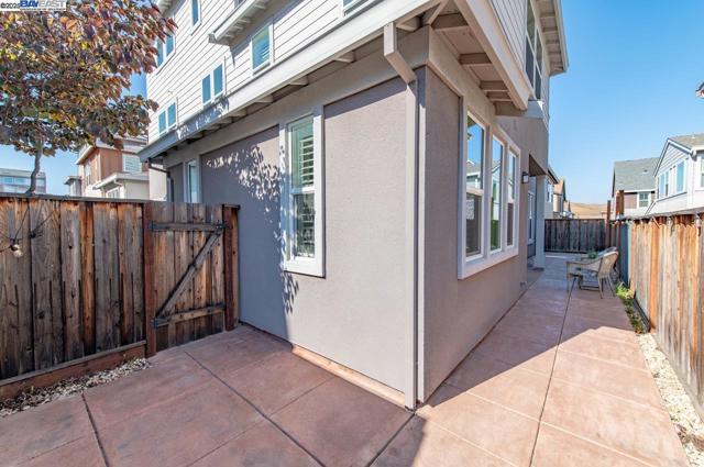 4338 Healdsburg Way, Dublin CA: https://media.crmls.org/mediaz/8d72f3a9-4627-467e-b126-40d1923af882.jpg