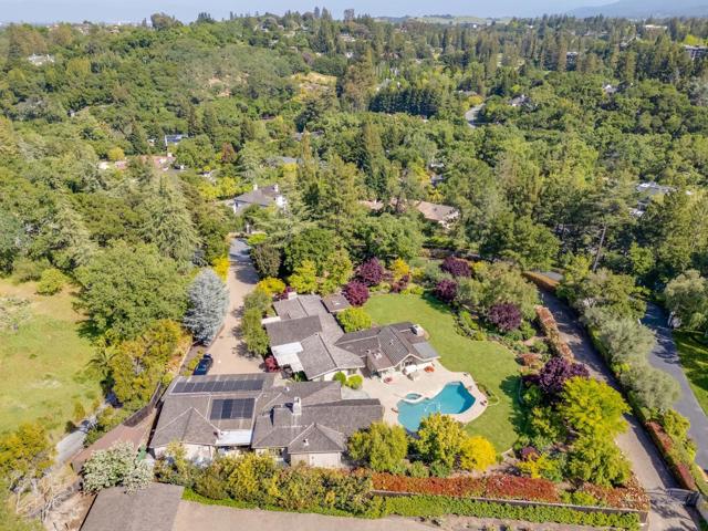 86 Belbrook Way, Atherton CA: https://media.crmls.org/mediaz/8d733f42-8021-4484-abc1-60c3dcc7b98f.jpg