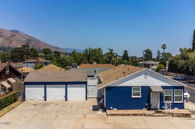 2267 E Washington Boulevard, Pasadena CA: https://media.crmls.org/mediaz/8d734bbc-6f0f-4814-9ef1-00cc3a205d4d.jpg