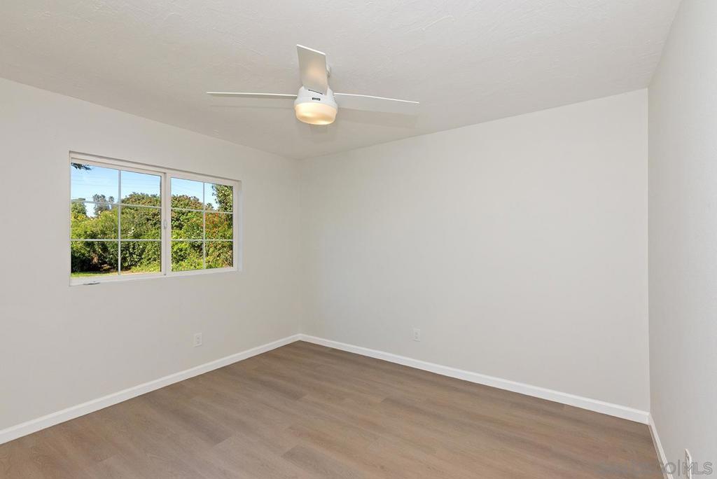 MLS #250043037SD image #31