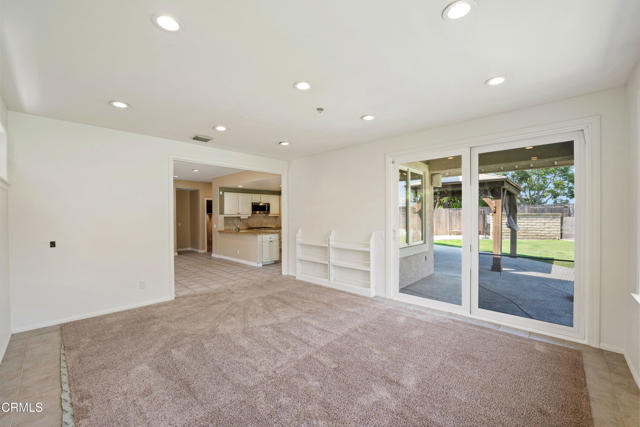 1365 La Culebra Circle, Camarillo CA: https://media.crmls.org/mediaz/8d73cdc1-8c47-4bf8-8d00-dead105ea875.jpg