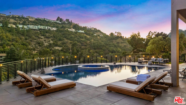 2501 Zorada Drive, Los Angeles CA: https://media.crmls.org/mediaz/8d742483-0072-494b-b88c-197cbddd6516.jpg