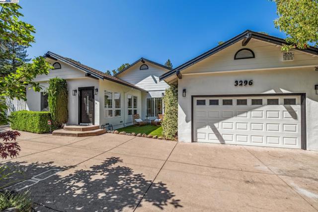 3296 Walnut Ln, Lafayette CA: https://media.crmls.org/mediaz/8d74b835-9f65-44ef-87a5-a8eb475fc11d.jpg