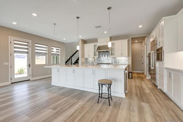 16231 Sunny Summit Dr, San Diego CA: https://media.crmls.org/mediaz/8d750f3f-3f14-47f5-aade-46524ea00ca4.jpg