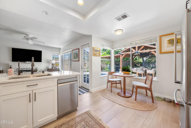 27220 Waterford Drive, Valencia CA: https://media.crmls.org/mediaz/8d7518e1-e043-430f-b9e0-3ccdb13b86f2.jpg
