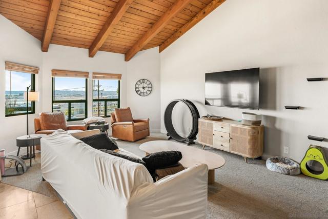 3460 Columbia St, San Diego CA: https://media.crmls.org/mediaz/8d758f91-3bb9-4fd6-927d-7c2b1084ef5c.jpg