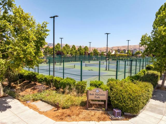 725 Garden, Milpitas CA: https://media.crmls.org/mediaz/8d761b65-7563-4f7c-9e01-629fca558000.jpg