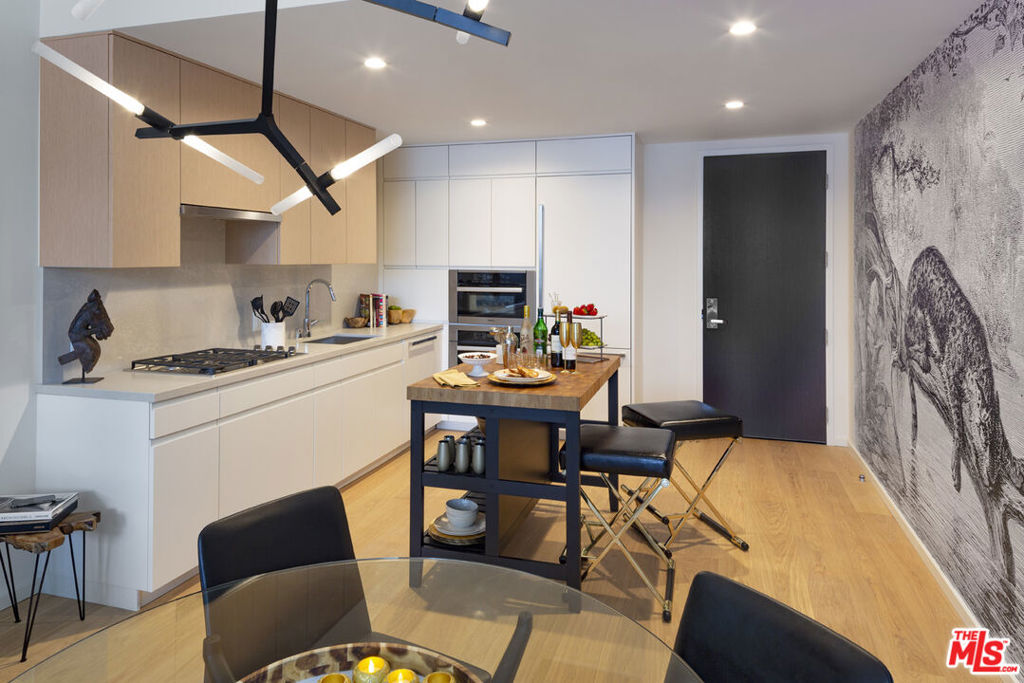 877 FRANCISCO Street 3008, Los Angeles, CA 90017