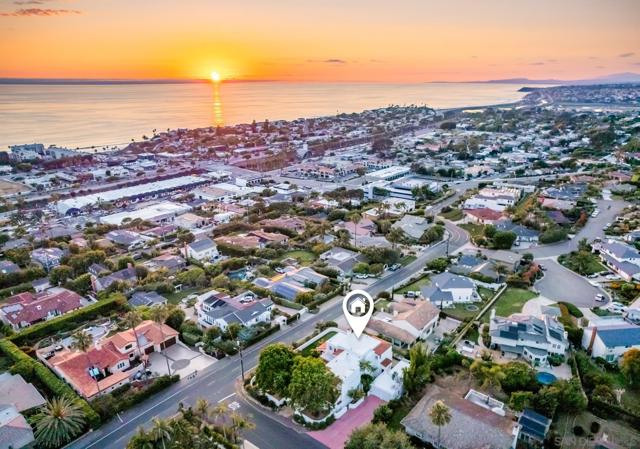 308 Corto St, Solana Beach CA: https://media.crmls.org/mediaz/8d76571a-561f-408e-8490-bf15986da854.jpg