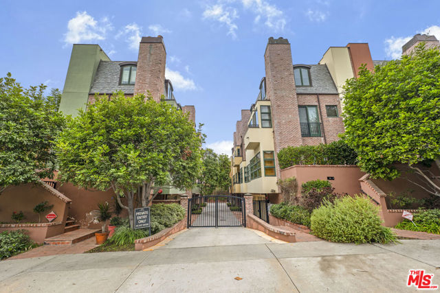 2323 S Beverly Glen Boulevard, Los Angeles CA: https://media.crmls.org/mediaz/8d767279-9a34-449c-b65b-273bfcc9144b.jpg