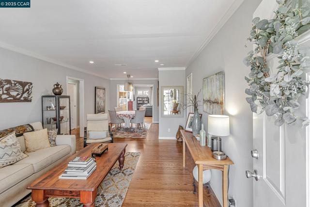 5411 Garvin Ave, Richmond CA: https://media.crmls.org/mediaz/8d76b7a3-b448-4b06-a5cc-b69155558f0e.jpg