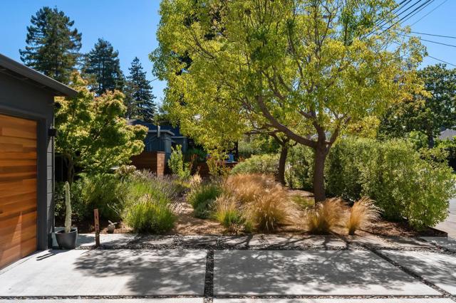 137 30th Avenue, San Mateo CA: https://media.crmls.org/mediaz/8d771f86-d9b7-468f-b783-8953eab41011.jpg