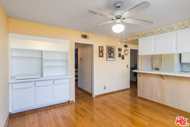 14311 Hartsook Street, Sherman Oaks CA: https://media.crmls.org/mediaz/8d7730d6-d9f9-427d-910c-b14b78e6f523.jpg