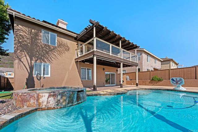 858 Via Barquero, San Marcos CA: https://media.crmls.org/mediaz/8d776afd-8644-48ed-ac47-b5d4af3047e1.jpg