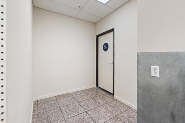 Image 35 of 52 For 1114 Howard Street