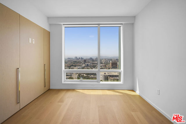 877 Francisco Street, Los Angeles CA: https://media.crmls.org/mediaz/8d78efa7-a377-4ffa-a1c9-c03806af052e.jpg