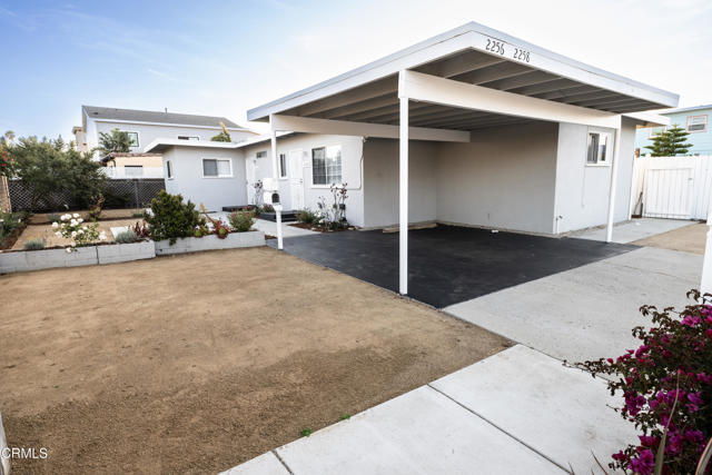 2256 Pierpont Boulevard, Ventura CA: https://media.crmls.org/mediaz/8d7966e5-8648-4b7e-b6b3-b32837cbd65b.jpg