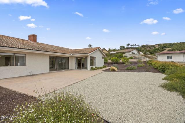 7024 Meadowview Court, Ventura CA: https://media.crmls.org/mediaz/8d7a9256-6d74-4cfd-bb7e-aad6364e2e5b.jpg