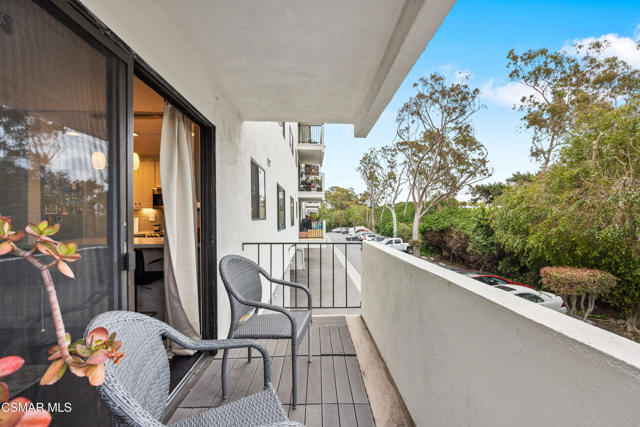 5000 S Centinela Avenue, Los Angeles CA: https://media.crmls.org/mediaz/8d7aadf4-aafb-481c-87c4-4efbe7be45e4.jpg