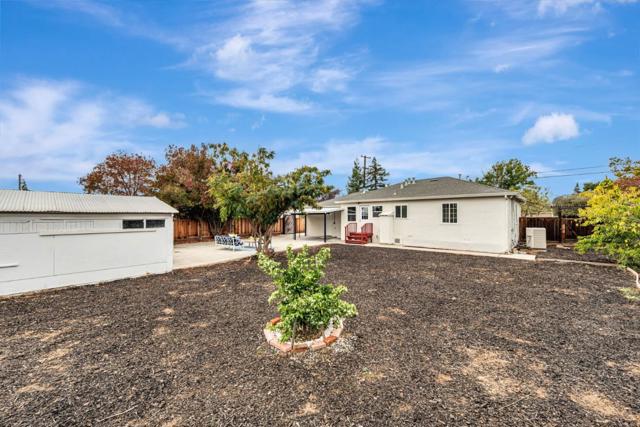 3972 Pepper Tree Lane, San Jose CA: https://media.crmls.org/mediaz/8d7ab0ec-251a-4c8e-a08d-c426e9786d49.jpg