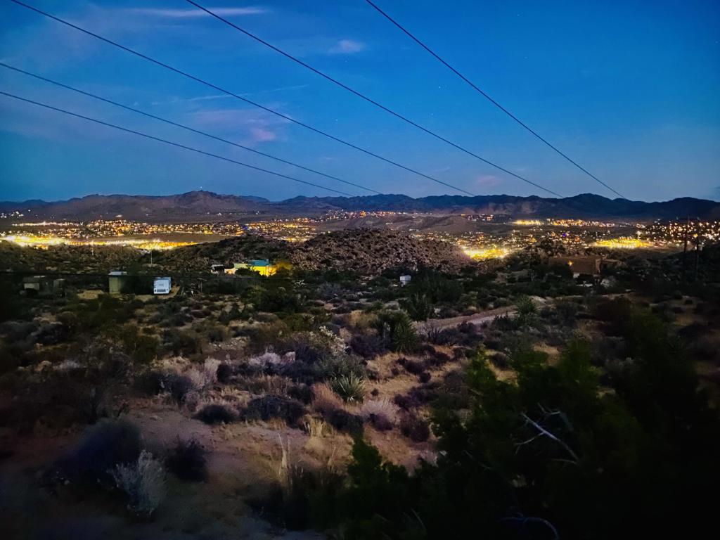 https://media.crmls.org/mediaz/8d7b3807-edfe-450a-b1f1-518349f92d1a.jpg?preset=X-Large