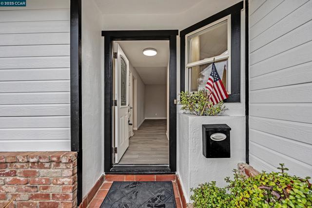 4045 Sacramento St, Concord CA: https://media.crmls.org/mediaz/8d7b4433-7440-49e4-8a76-ce391c1ac2bf.jpg