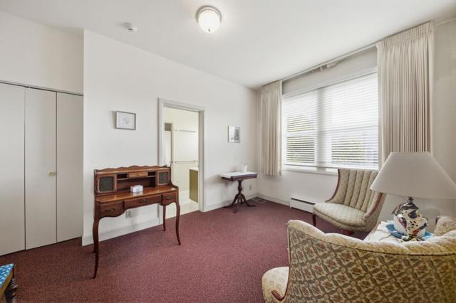 3900 Balboa Street, San Francisco CA: https://media.crmls.org/mediaz/8d7bffb8-4556-47da-a717-5f243053c04b.jpg