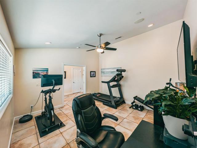 Image 14 of 75 For 9848 Vista Viejas