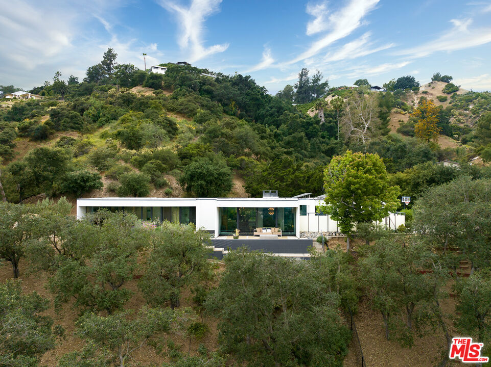 3934 Robin Hill Road, La Canada Flintridge, CA 91011