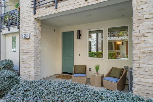 5588 El Dorado Ln, Dublin CA: https://media.crmls.org/mediaz/8d7c4989-e28e-4f11-b999-9da791edb29b.jpg