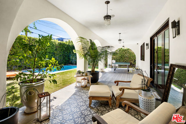 356 S Clark Drive, Beverly Hills CA: https://media.crmls.org/mediaz/8d7c52ba-65cd-4803-916d-de7aa35a1247.jpg