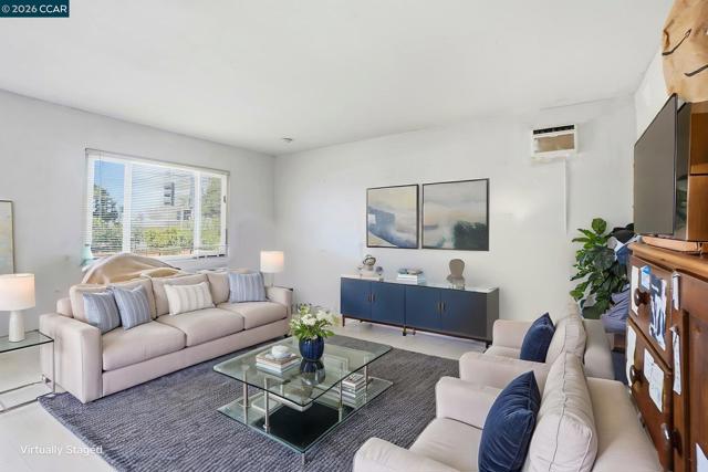 1990 Sunshine Dr, Concord CA: https://media.crmls.org/mediaz/8d7d1db1-e788-46c0-ab92-3ff5b78a94e5.jpg