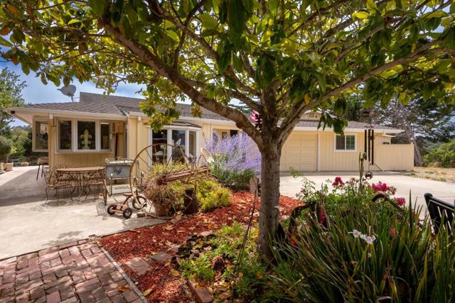 3225 Hillman Lane, Royal Oaks CA: https://media.crmls.org/mediaz/8d7d3965-c0cf-4223-9e09-2f49ba601bb8.jpg