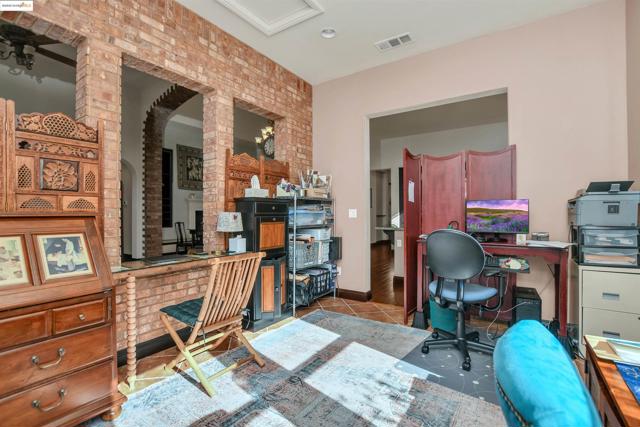 1147 Saint Julien St, Brentwood CA: https://media.crmls.org/mediaz/8d7dd7c8-1d46-4007-9b36-4149f9f69d8c.jpg