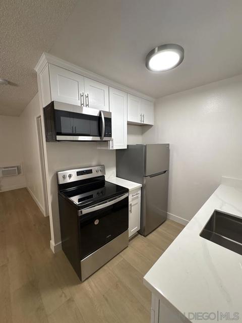 6650 AMHERST ST, San Diego CA: https://media.crmls.org/mediaz/8d7e5307-5827-47a2-8f21-52ec78924e20.jpg