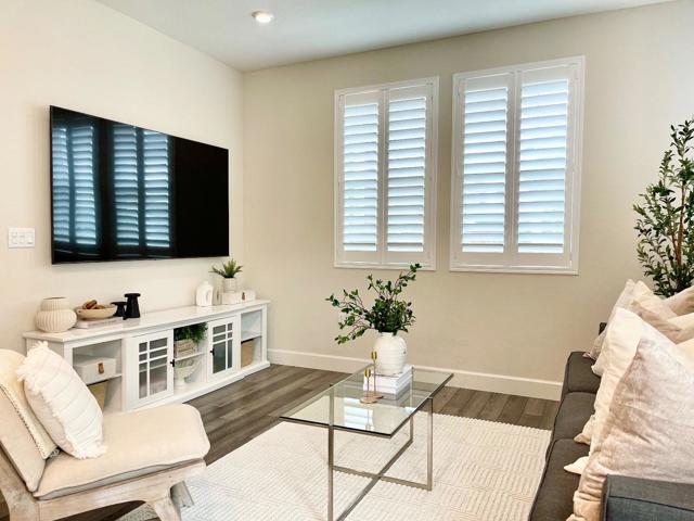 275 E Lawson Avenue, Mountain House CA: https://media.crmls.org/mediaz/8d7eb5c4-4d3c-4ae6-88be-c9dcda0885ed.jpg
