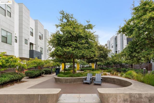 1405 Wood Street, Oakland CA: https://media.crmls.org/mediaz/8d7f7bf5-48ea-4326-9bfd-2f3c357c89c3.jpg