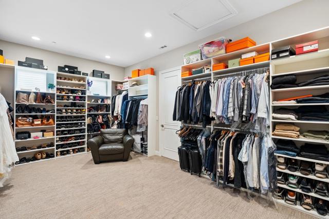 956 Urania Avenue, Encinitas CA: https://media.crmls.org/mediaz/8d7fa3a7-2033-439f-99b4-f29ec1d99777.jpg
