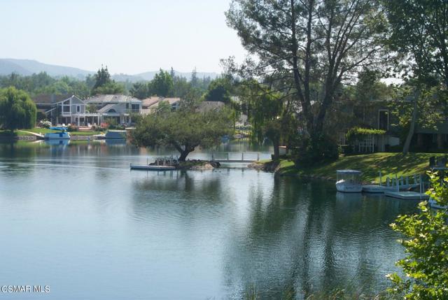 1285 Landsburn Circle, Westlake Village CA: https://media.crmls.org/mediaz/8d80e9c9-b109-4270-96a0-0fee0e2bc53d.jpg