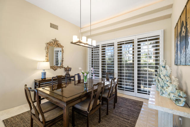 2000 S Caliente Drive, Palm Springs CA: https://media.crmls.org/mediaz/8d81b2e1-9f50-4528-a6b3-ef301ddfd86c.jpg