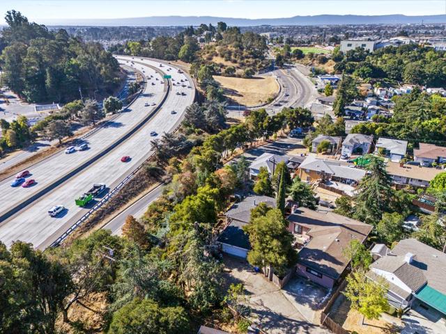 9560 Alcala Avenue, Oakland CA: https://media.crmls.org/mediaz/8d8202eb-0f47-4e5b-ab45-e9fa91538896.jpg