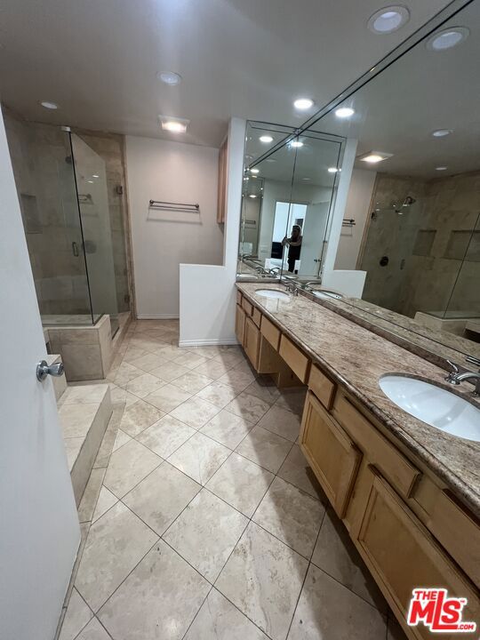 1654 Michael Lane, Pacific Palisades CA: https://media.crmls.org/mediaz/8d825e19-02ae-4c00-b51e-b3c9e6b4033c.jpg