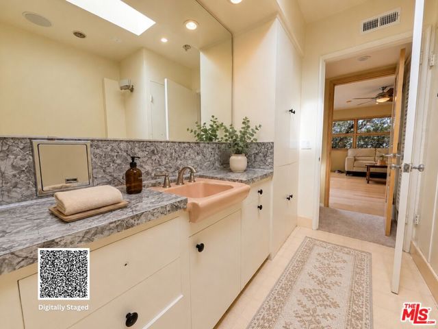 13523 Hartland Street photo 20
