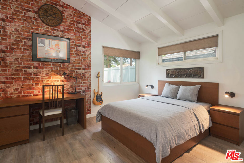 MLS #25576357 image #20