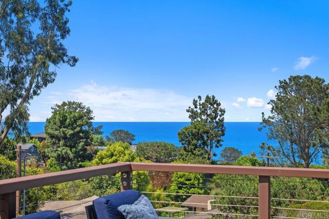 Detail Gallery Image 10 of 30 For 555 Amphitheatre, Del Mar,  CA 92014 - 4 Beds | 3/1 Baths