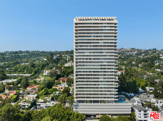 Image 21 of 22 For 9255 Doheny Road 1101