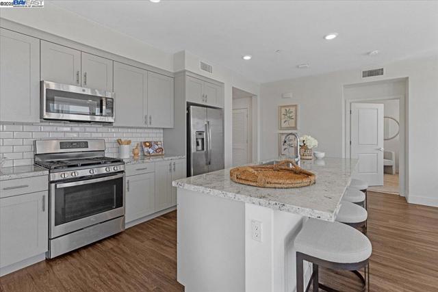 5925 Charlotte Dr, San Jose CA: https://media.crmls.org/mediaz/8d852280-672c-4ae2-91fb-fe4c2220d33b.jpg